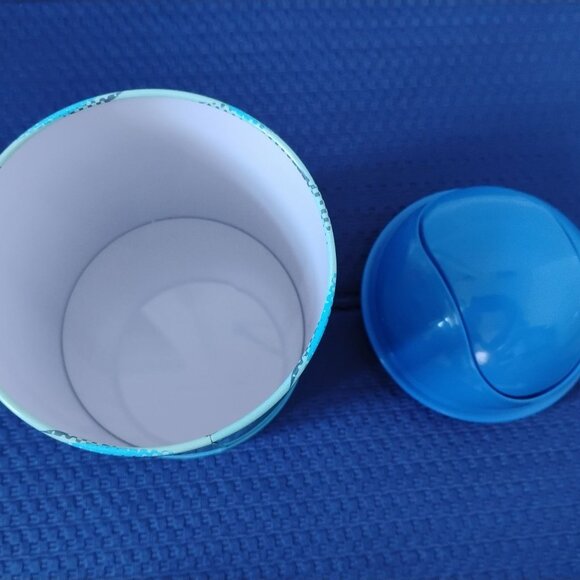 Minions Desk Mini Can - Picture 2 of 3